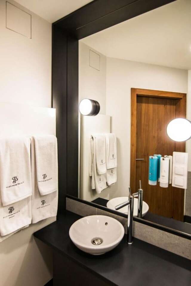 Отель Platinum Palace Residence Boutique Hotel Познань-16